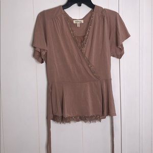 CLOSING SALE ‼️ Monteau Super soft blouse